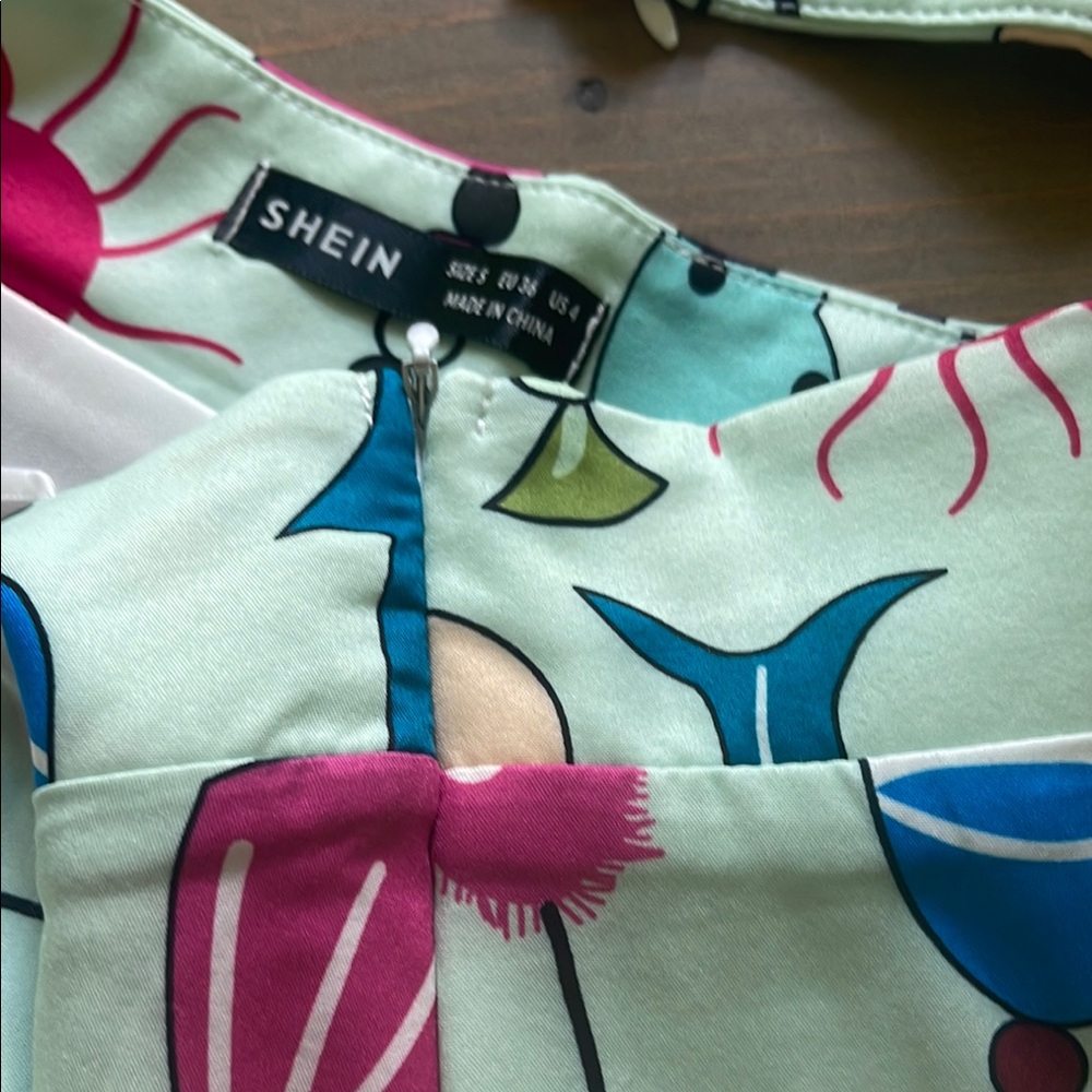 SHEIN Abstract Patterned Two-Piece Set - Picture 5 of 12